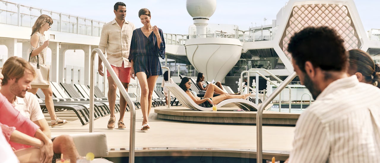 På Resort deck finner du et av de mest populære stedene - solariumet kun for voksne.