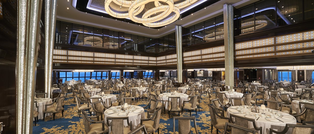 Manhattan Room - en av hovedrestauranter inkludert