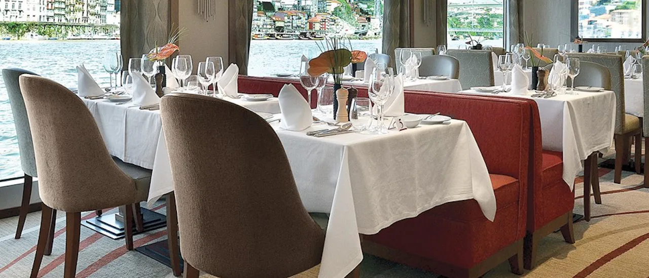 Kokkens spesialitets restaurant med en deilig smaks meny.