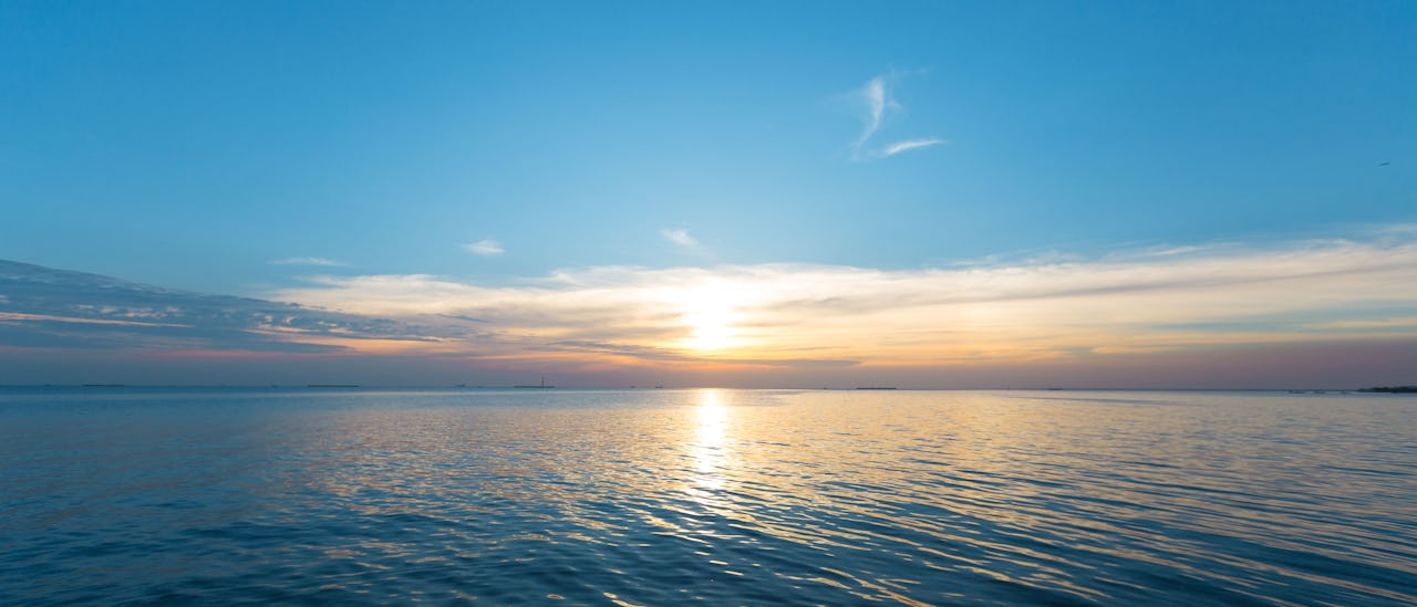 Panorama heisene har utsikt over sjø og land