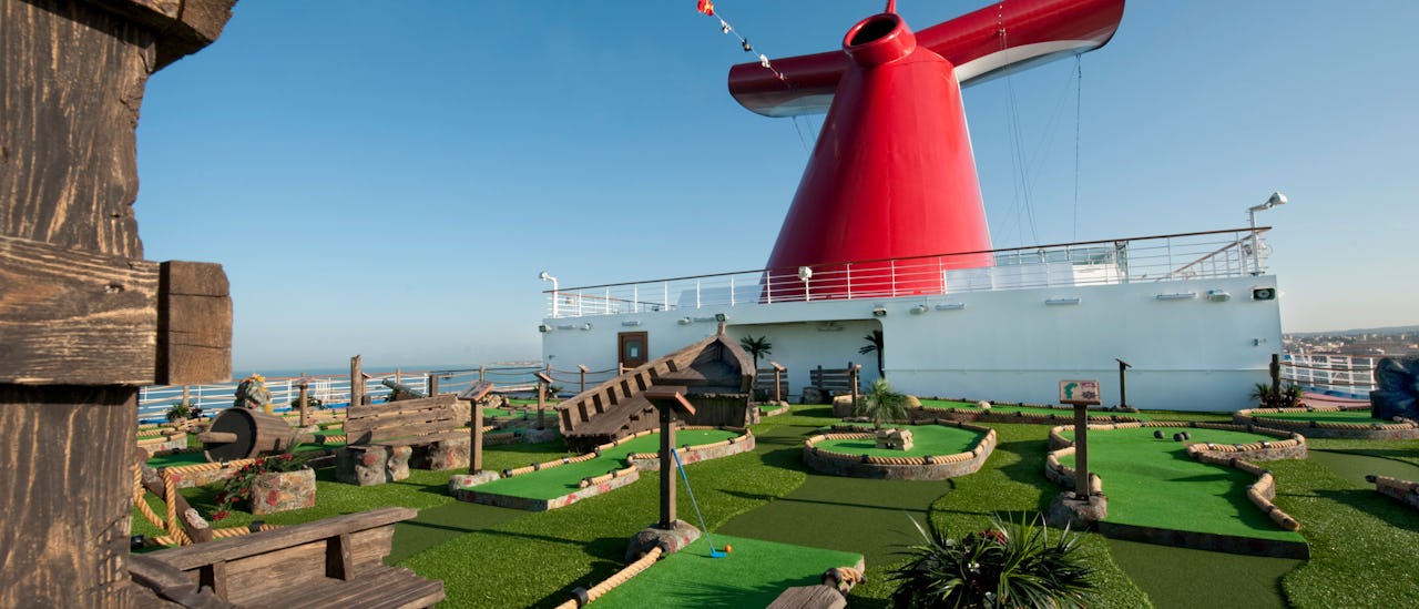 9-hulls minigolfbane