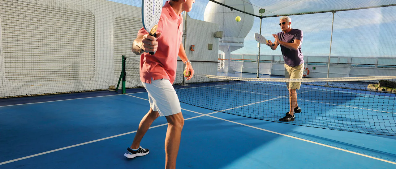 Samle vennene til en padelkamp