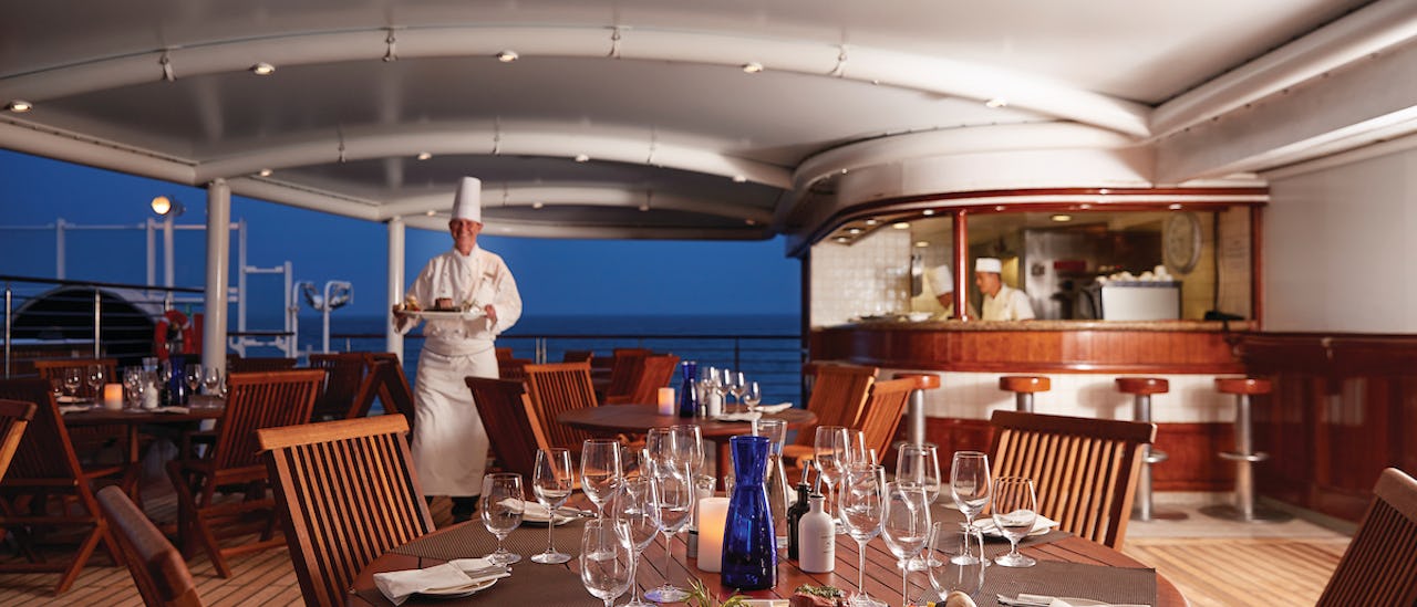 Grill restauranten tilbereder maten din på lavastein.