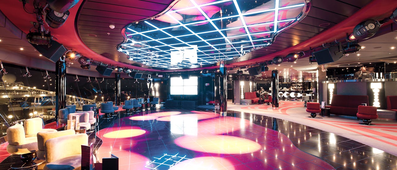 En av alle barer og salonger