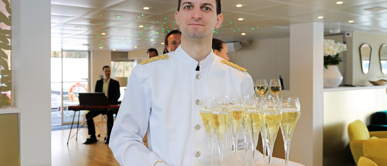 Kanskje et glass med champagne?