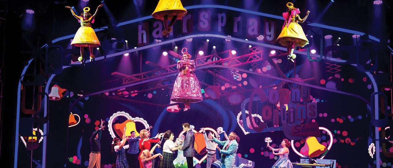 Se et 90 minutters påkostet sett av musikalen Hairspray