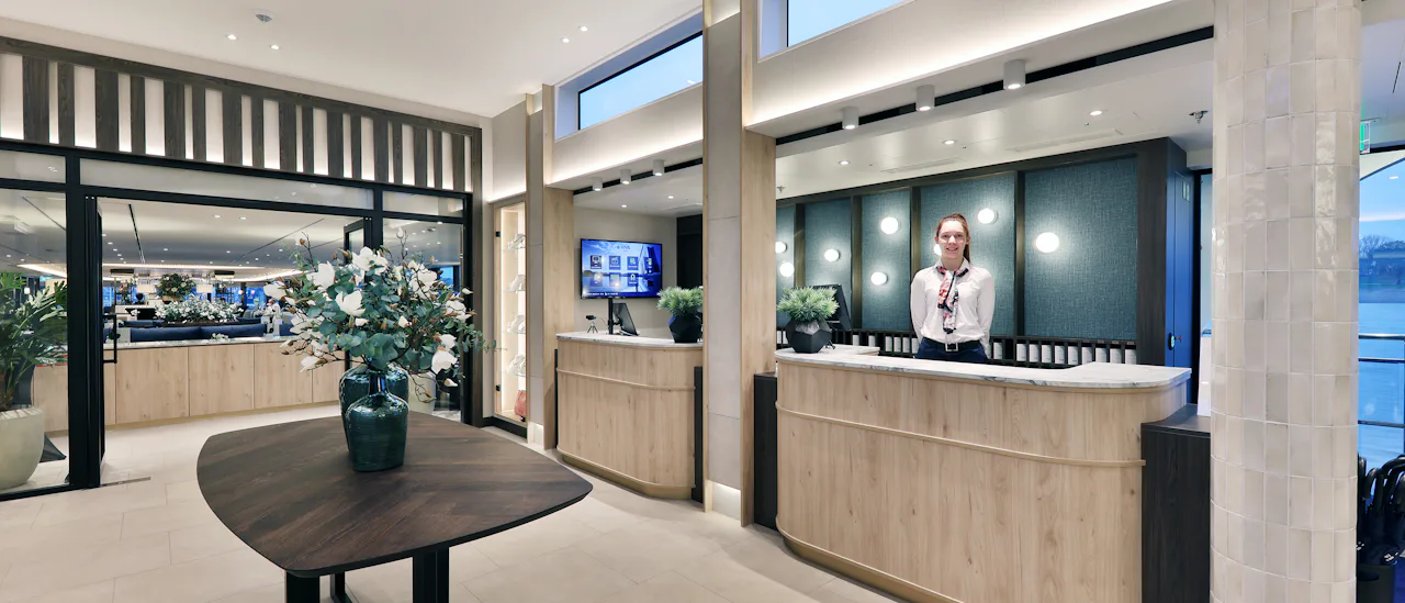 Her blir du tatt i mot i en fantastisk lobby