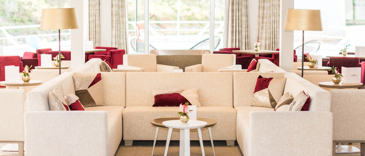 Avslapping i salongen.