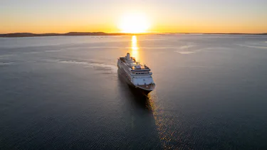 Volendam, Verdenscruise