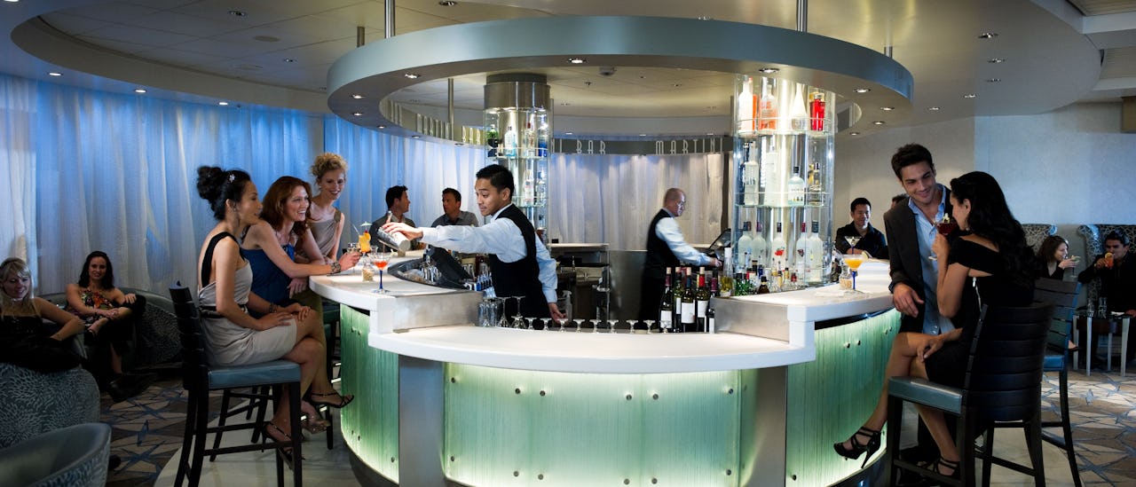 I baren Martini serverer bartenderen spennende alternativer for de mest klassiske drinkene