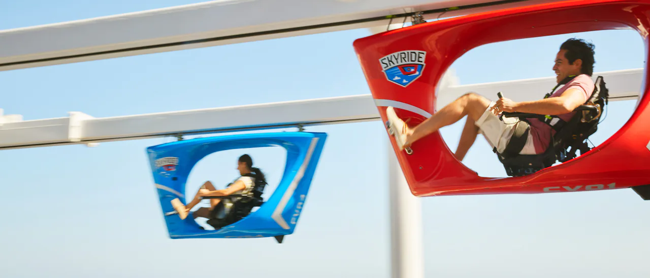 Skyride kjører langs sports- og aktivitetsdekket
