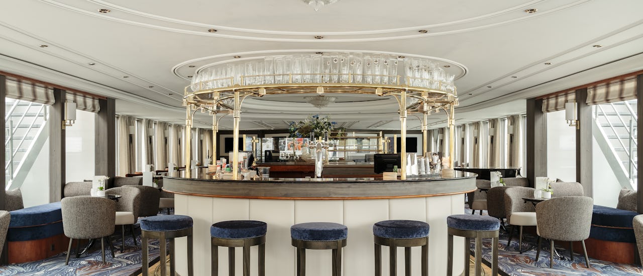 Nyt landskapet som segler forbi i panoramaloungen