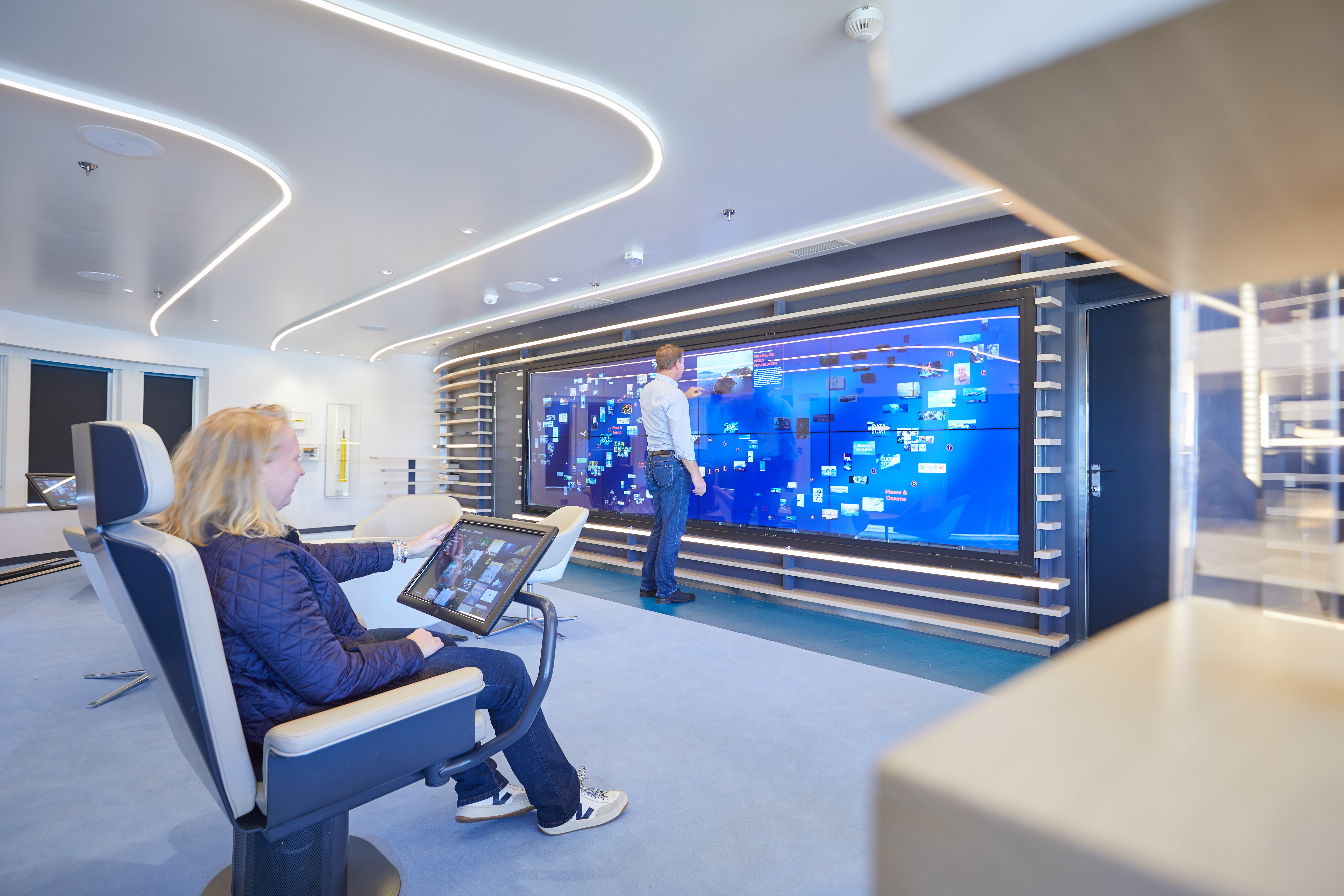 Det høyteknologiske Ocean Academy er et perfekt sted å lære om stedene du vil besøke.