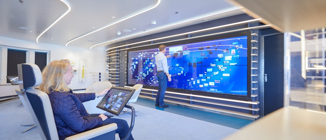 Det høyteknologiske Ocean Academy er et perfekt sted å lære om stedene du vil besøke.