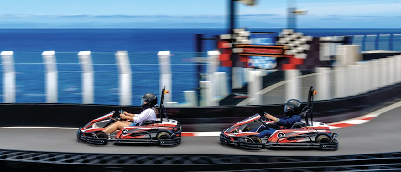 Kjør Go-cart mellom spennende destinasjoner!