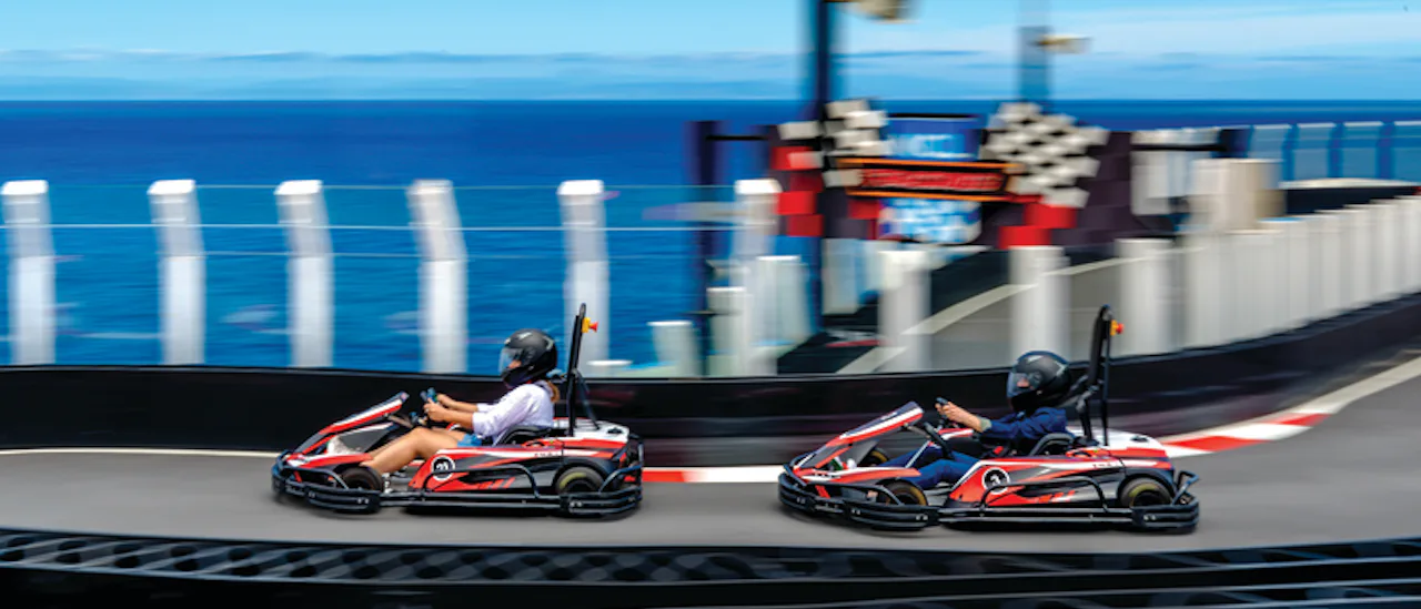 Kjør Go-cart mellom spennende destinasjoner!