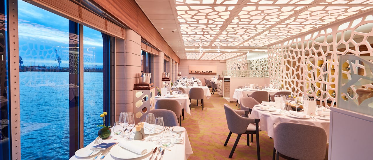 HANSEATIC restaurant.