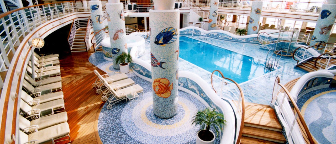 Et av flere bassengdekk