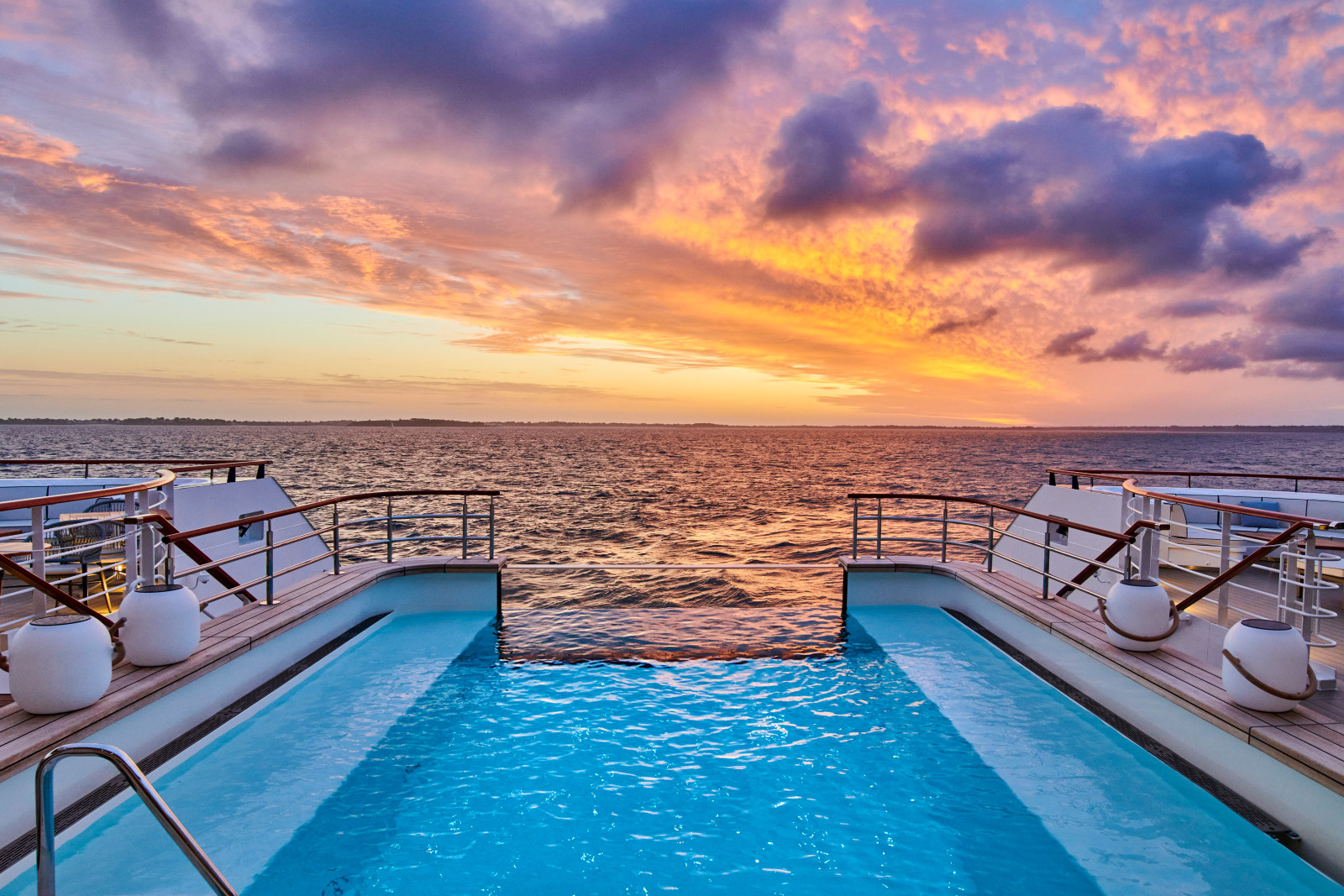 Infinitypoolen ligger lengst akterut