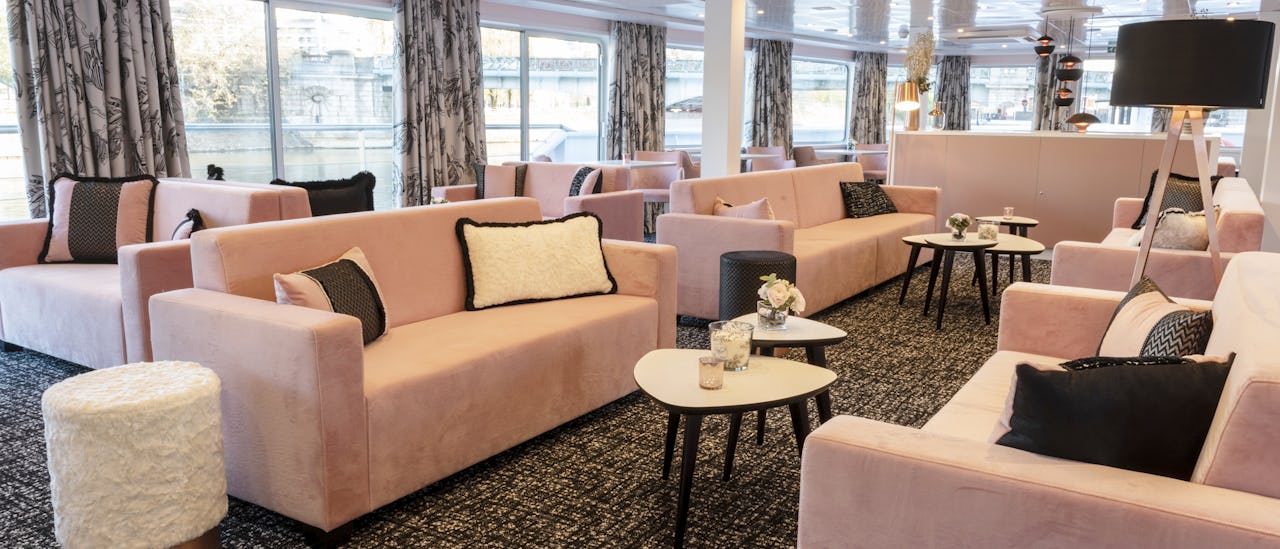 Enjoy a cocktail in the Salon Bar