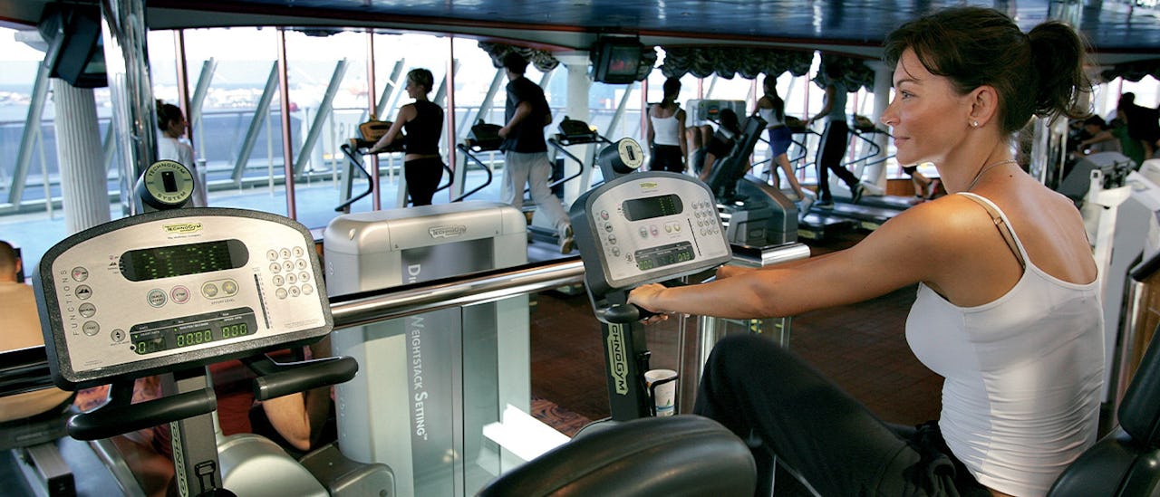 Her trener du med havutsikt