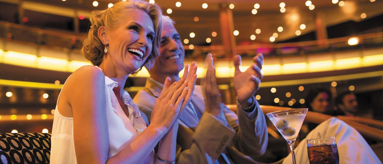 Las Vegas-inspirerte show i teateret
