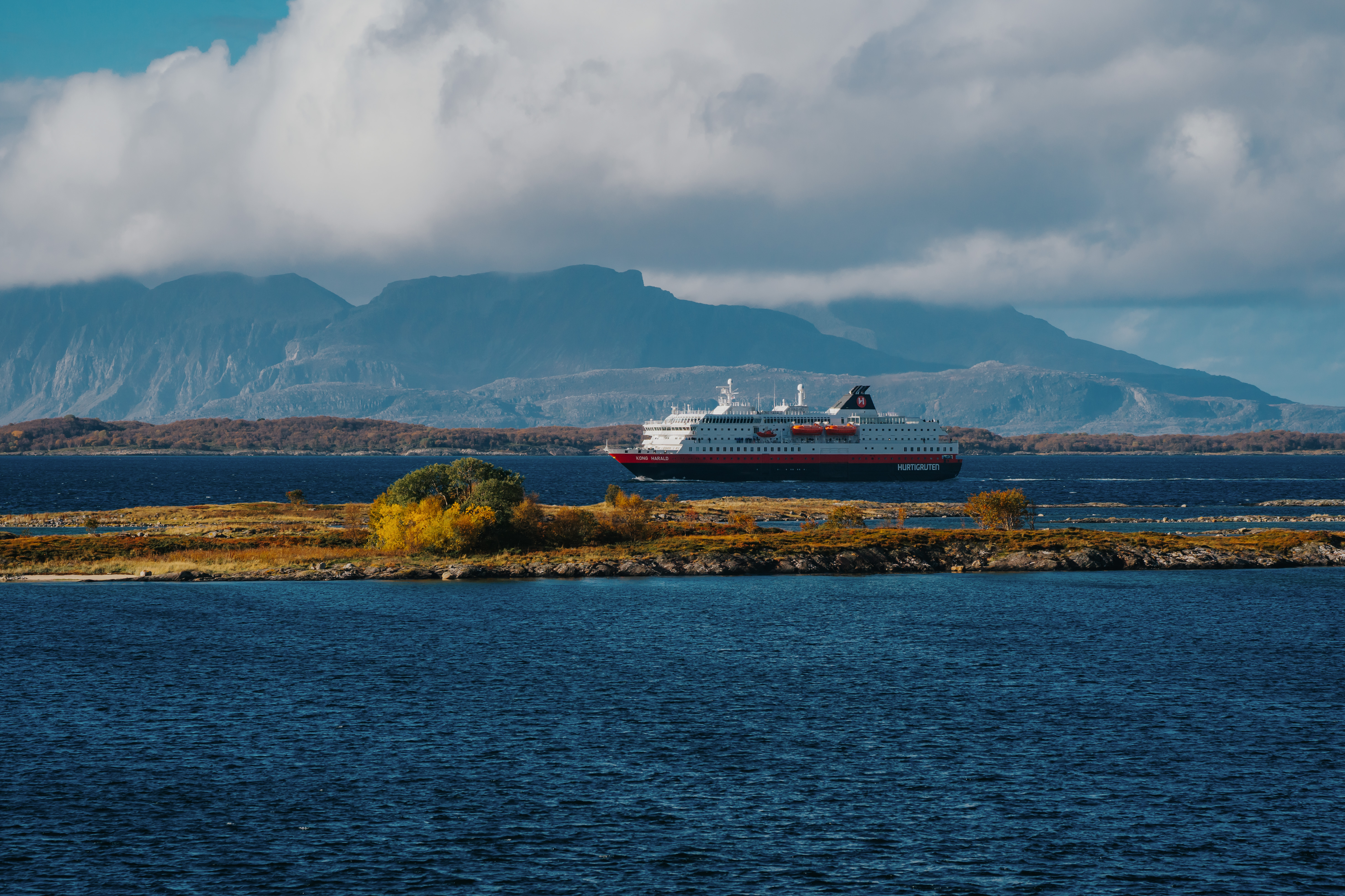 Rundreise med Kong Harald Bergen - Kirkenes - Bergen